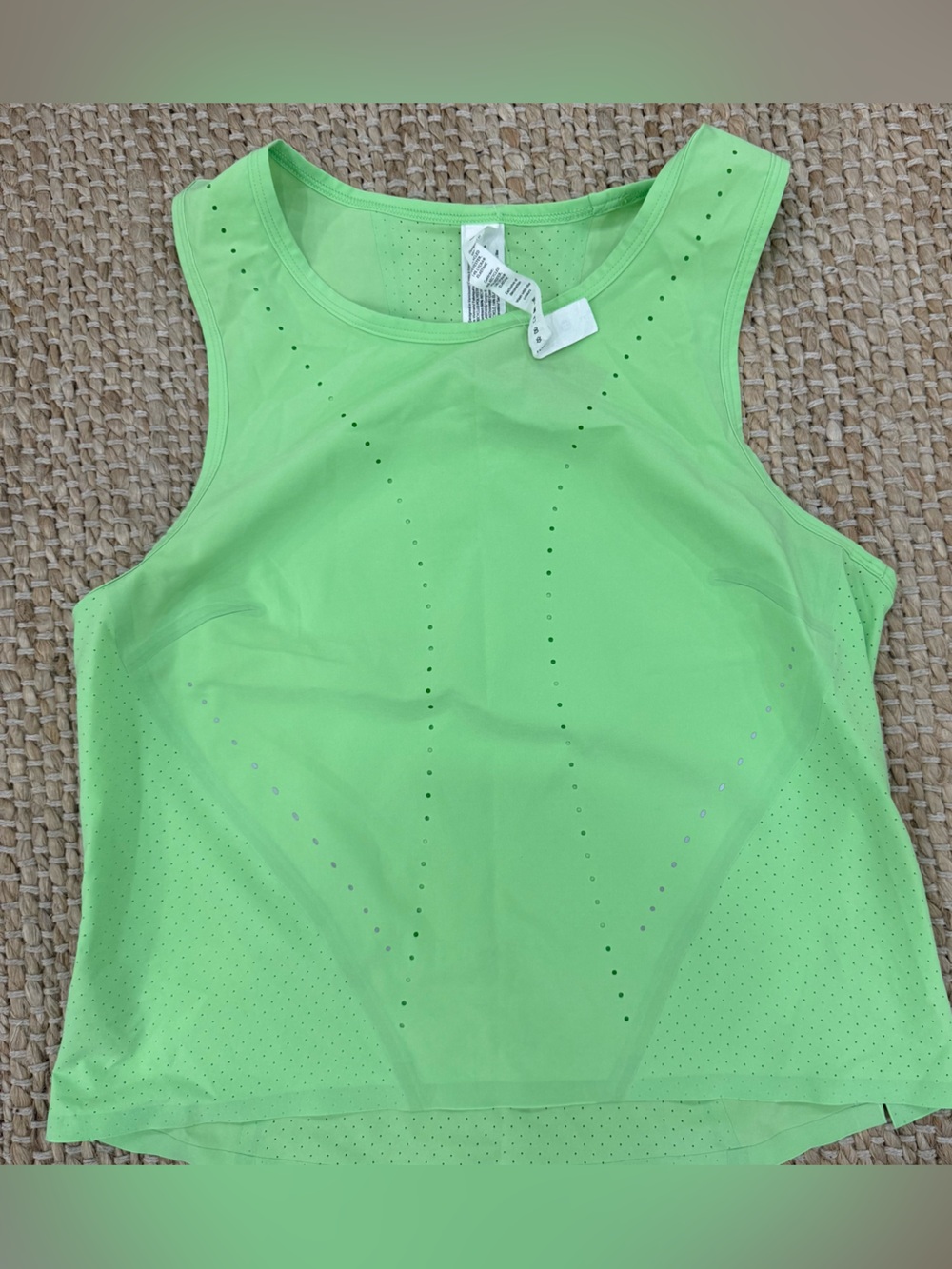 Lululemon Womens Swift Ventilated Tank Top Lime Green Size 2 Excellent Cut Crop